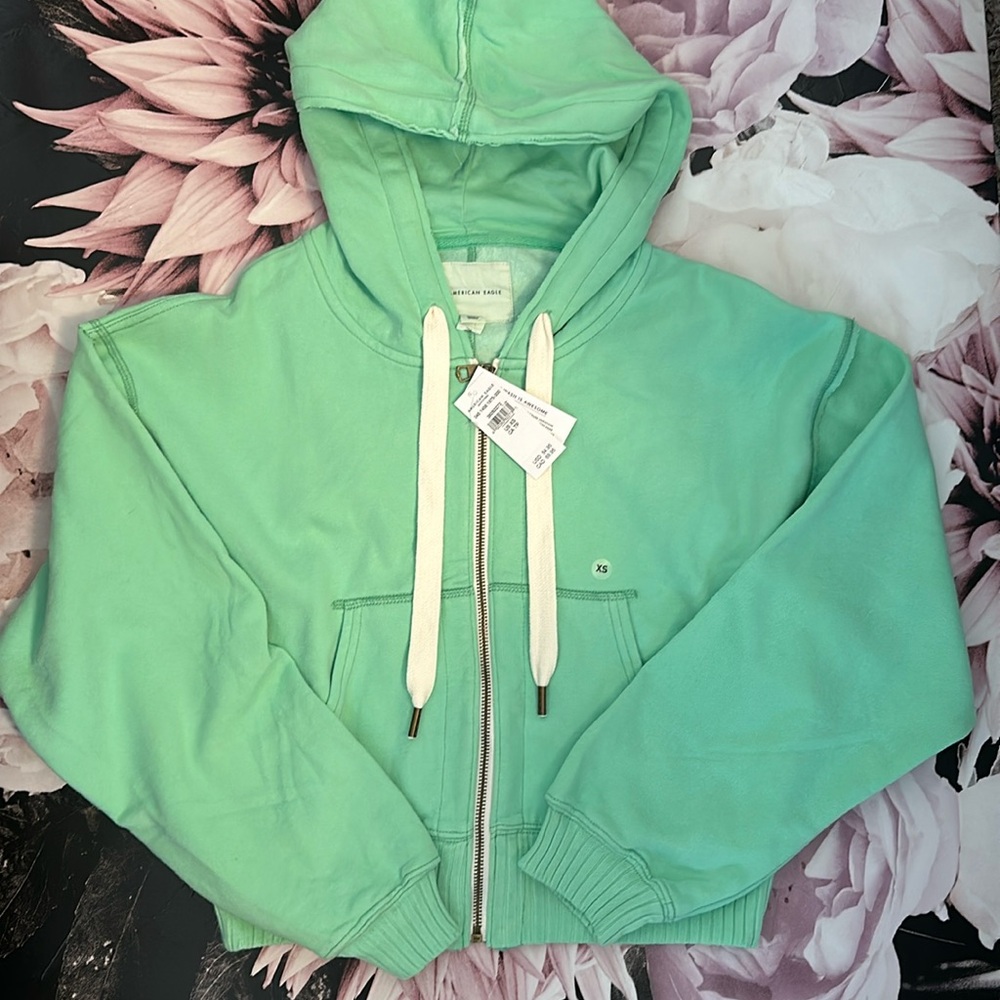 Women’s Zip Up